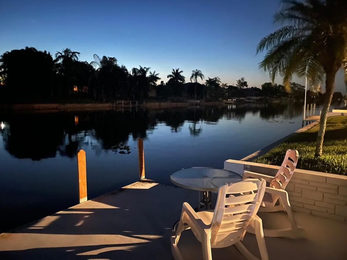 Hidden Secret Waterfront Retreat Villa Cape Coral Bagian luar foto